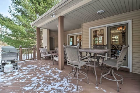 Furnished Deck | Hot Tub