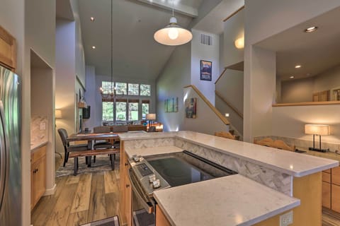 Kitchen | Fully Equipped | Dishware & Flatware | Blender | Toaster