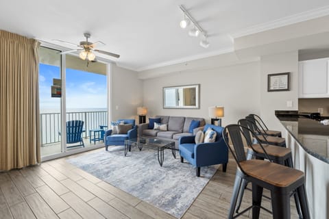 Gulf Front Living Area with Sleeper Sofa