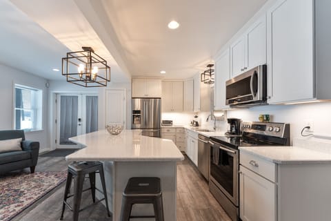 New Modern Kitchen w/huge breakfast bar (In-Law)te Entrance