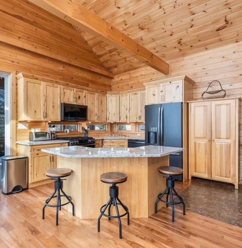 Breakfast Bar (Main House)