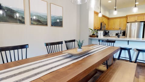 Hardwood, Indoors, Flooring, Room, Furniture