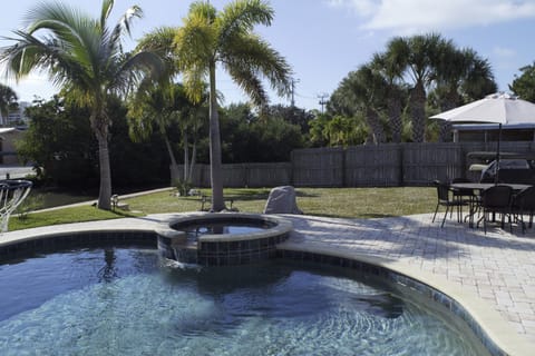 Your private tropical retreat in paradise awaits you!