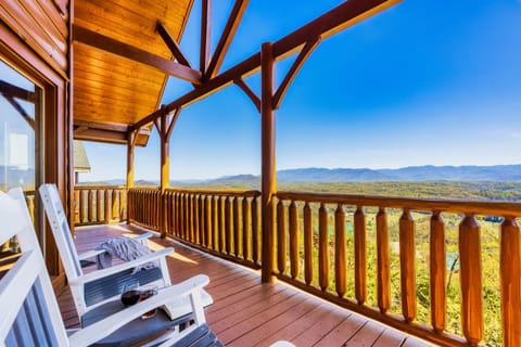Endless Smoky Mountain views from the Great Escape Shop!