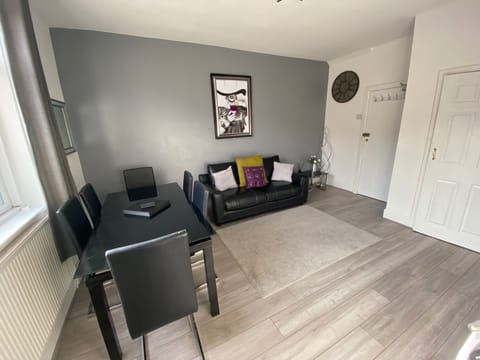 Apartment 2 - Family Room - Sleeps 6