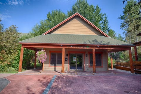 Teton Creek Resort guest gym