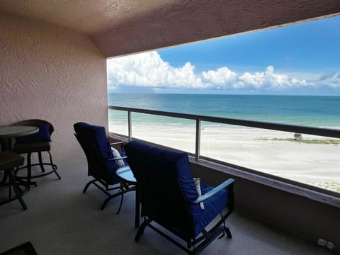 No filter needed!! Enjoy your morning coffee, lunch, or happy ho - No filter needed!! Enjoy your morning coffee, lunch, or happy hour beverage of choice while taking in these views of Sand Key Beach from the 9th floor private balcony.