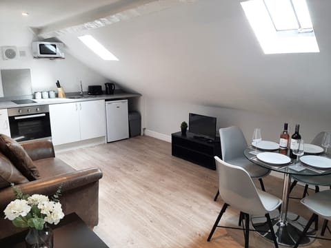 Open Plan Kitchen & Living Area