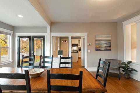 Dining Room ( Main Floor) 