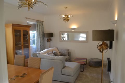 Living Room / Lounge