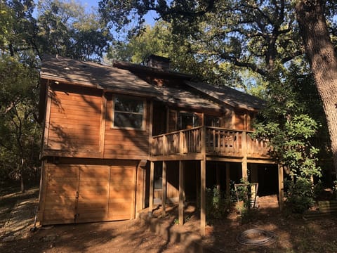 Cabin on Stilts at Lake Dallas RV Park 