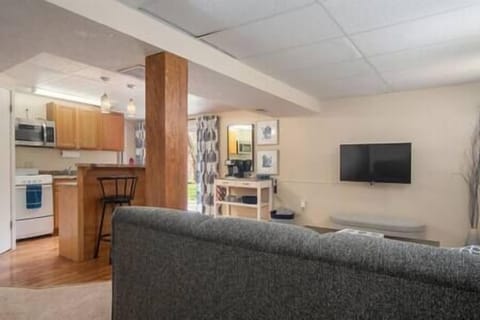 903ac3f5 3340 4b35 ab40 fa5d7306bc73