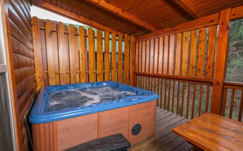 Indoor spa tub