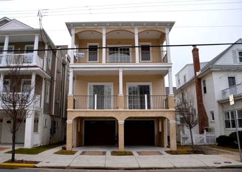 633 10th Street 1st Floor