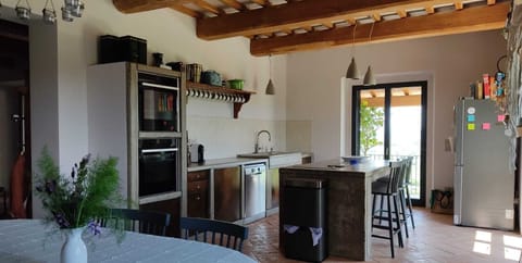 Kitchen view to the terrace