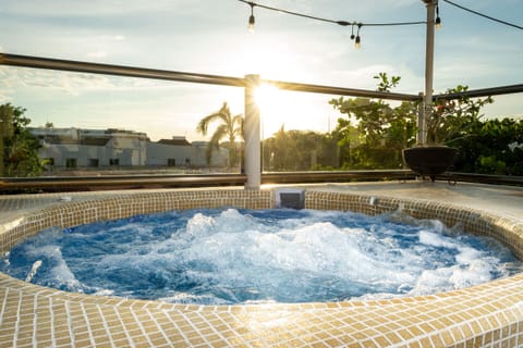 Outdoor spa tub