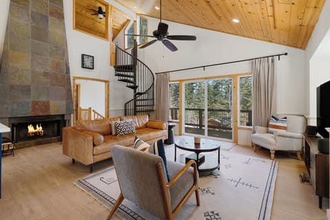 Welcome to Sunrise Chalet!