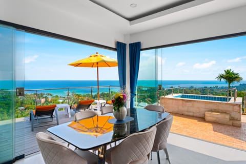 Dinning area with stunning views