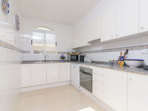 Cabinetry, Countertop, Kitchen Sink, Sink, Kitchen Appliance, Kitchen Stove, Kitchen, Tap, Home Appliance, Wood