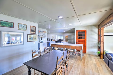 Dining Area | Dishware Provided | Main Level