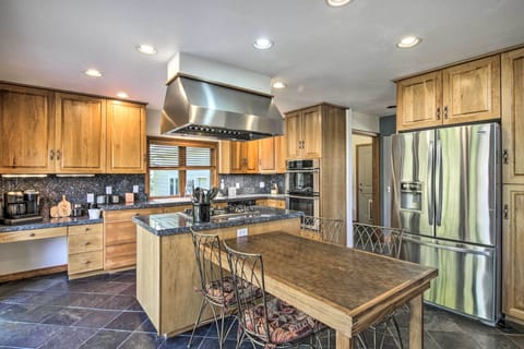 Fully Equipped Kitchen | Blender