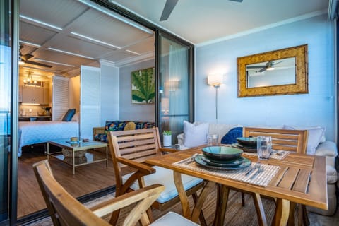 Seating for four in the lanai