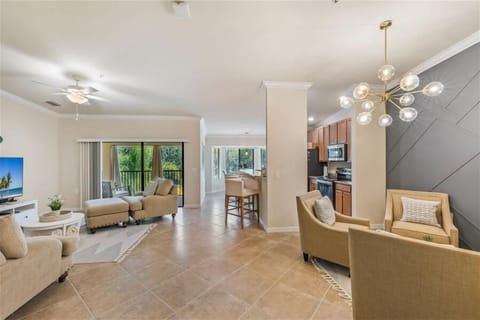 Beautifully Designed Ft.Myers Condo (Long or Short Term)
