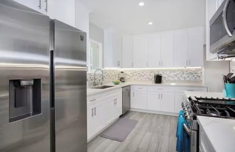 Gourmet furnished gorgeous kitchen. Pot filler with stainless appliances. NEW!