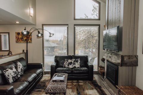 Living Room with view of the Swimming pool and golf course