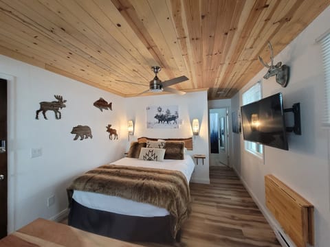 Alpine Retreat private studio - perfect for 2 guests