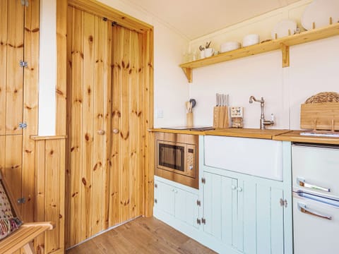 Interior | Woodside Hut 2 - Woodside Croft, Strathpeffer