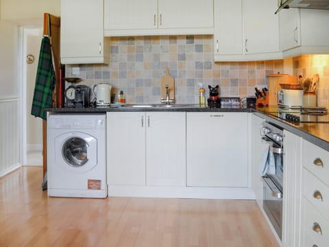 Kitchen/diner | Field Cottage, Castle Douglas