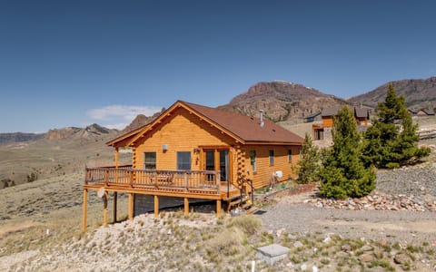 Welcome to Aviators Landing at Jim Mountain. Located halfway between Cody and Yellowstone National Park.
