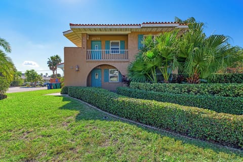 Casa Sierra 205B Front of House