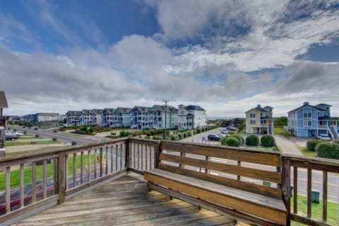 Crows Nest - From the very top, take in the sunrises and beach action with a bird's eye view.