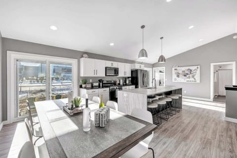 Open concept Dining & Kitchen Area