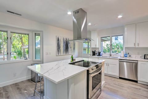 Kitchen | Dishware/Flatware