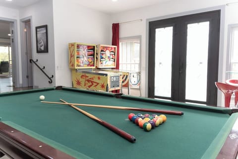 Billiard & Pinball