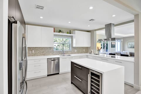 Kitchen, open-concept