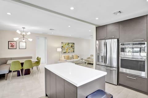 Kitchen, open-concept