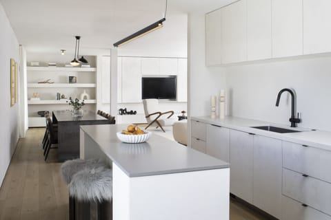 Open kitchen with breakfast bar island 