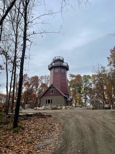 Driving into the lighthouse 