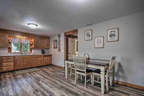 Kitchen | Trash Bags/Paper Towels | Dining Table