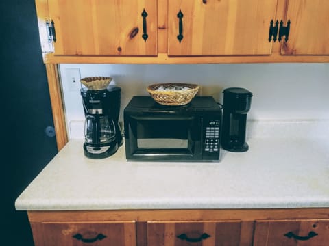 Well appointed 1950’s Retro kitchen! Microwave, Keurig and Drip coffee maker