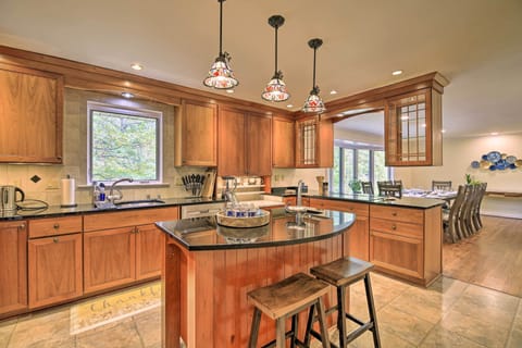 Kitchen | Main Level