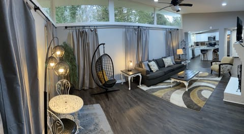 Living Room and Cafe