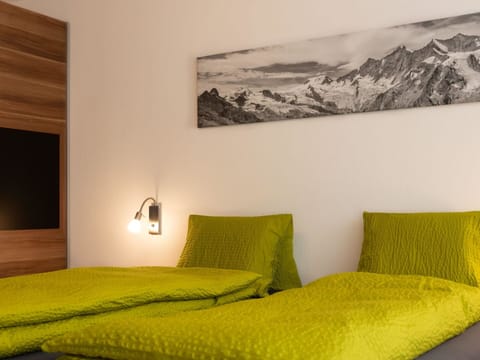 Property, Comfort, Nature, Textile, Wood, Interior Design, Flooring, Floor, Wall, Rectangle