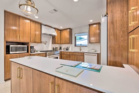 Kitchen | Fully Equipped | Cooking Basics & Spices | Drip Coffee Maker