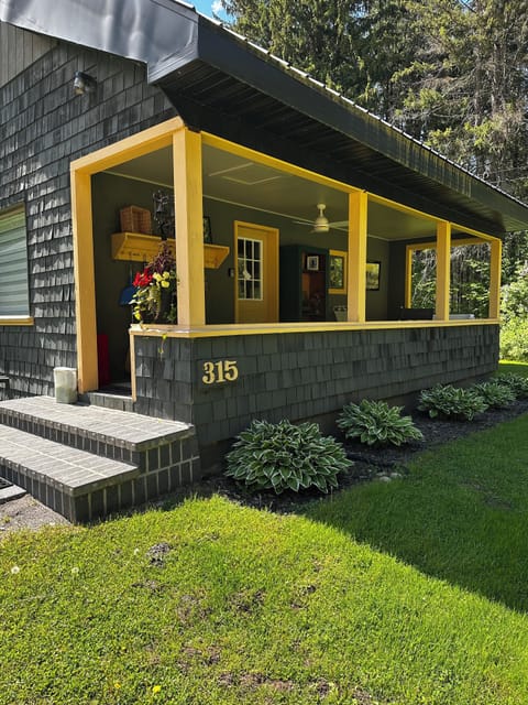 The Farmhouse Cottage