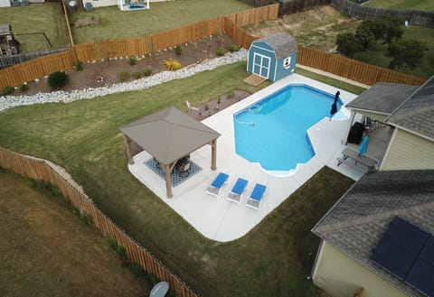 dining for 6, natural gas grill